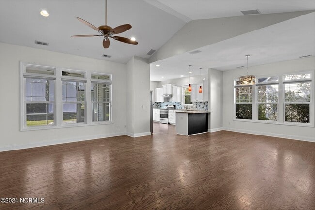 412 Azalea Dr in Hampstead, NC - Building Photo - Building Photo