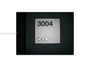 500 Brickell Ave in Miami, FL - Building Photo - Building Photo