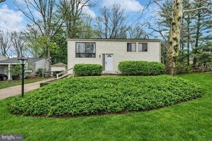 8856 Youngsea Pl in Columbia, MD - Building Photo