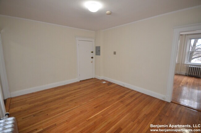 1163 Boylston St, Unit 8 in Boston, MA - Foto de edificio - Building Photo