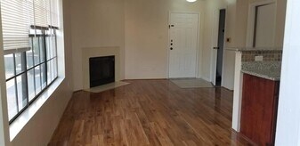2750 Holly Hall St in Houston, TX - Building Photo