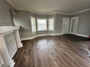 3471 E 114th St, Unit Up in Cleveland, OH - Building Photo - Building Photo