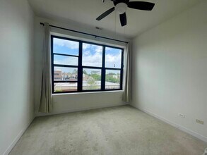 2 S Leavitt St in Chicago, IL - Foto de edificio - Building Photo