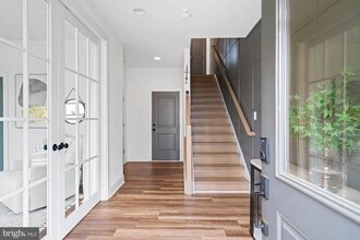 5120 Longstone Way in North Bethesda, MD - Building Photo - Building Photo