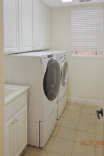 2385 Fernwood Ln in Brentwood, CA - Building Photo - Building Photo