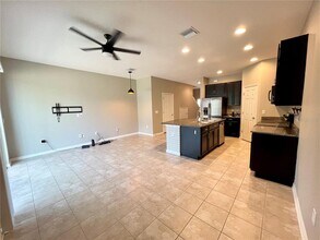 7058 Towne Lake Rd in Riverview, FL - Building Photo - Building Photo