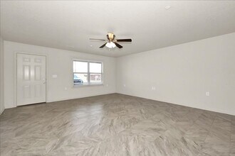 2/2 Apartment - Killen, AL in Killen, AL - Foto de edificio - Interior Photo