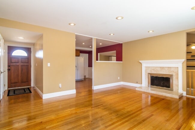 1033 Tapies Ct in Thousand Oaks, CA - Building Photo - Building Photo