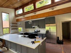 2112 Sunset Dr W in University Place, WA - Building Photo - Building Photo