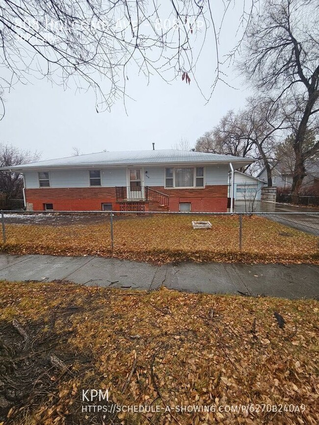 808 Holcomb Ave in Rapid City, SD - Building Photo - Building Photo