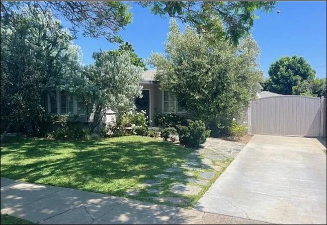 property at 3016 Bagley Ave