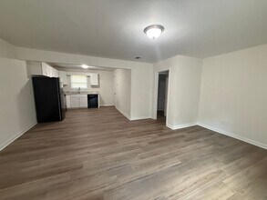 345 Rustwood Dr in Athens, GA - Foto de edificio - Building Photo