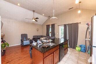 700 N Noble St, Unit # 02W in Chicago, IL - Building Photo - Building Photo