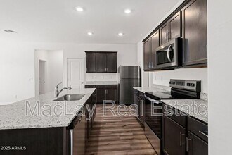 627 N Crowned Dove Trail in Casa Grande, AZ - Building Photo - Building Photo