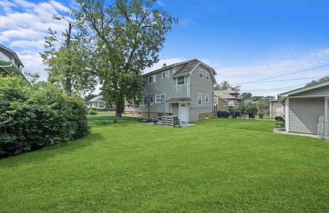 12517 Elm St, Unit 2 in Blue Island, IL - Foto de edificio - Building Photo