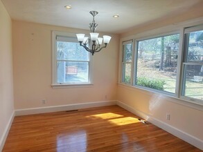 22 Oak St in Natick, MA - Building Photo - Building Photo