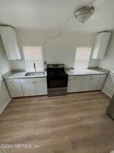 135 E 17th St-Unit -1 in Jacksonville, FL - Building Photo - Building Photo