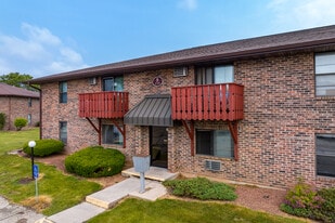Fairway Apartments in Oshkosh, WI - Building Photo