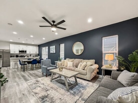 1117 N Bishop Ave in Dallas, TX - Building Photo