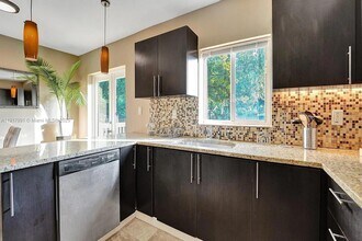 170 NW 46th St in Miami, FL - Building Photo - Building Photo