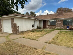 616 N Elkhart Ave in Lubbock, TX - Building Photo - Building Photo