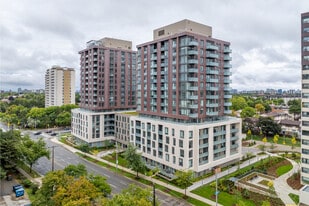 3030 Pharmacy Avenue in Toronto, ON - Building Photo