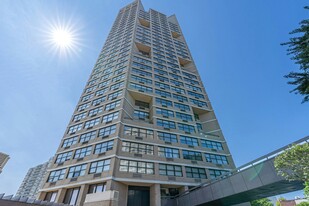 7000 JFK Blvd E in West New York, NJ - Building Photo