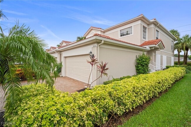 9220 Belleza Way in Ft. Myers, FL - Building Photo - Building Photo