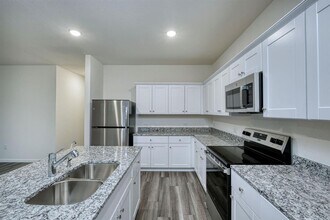 212 Wilson Spgs Ln in Taylor, TX - Building Photo - Building Photo