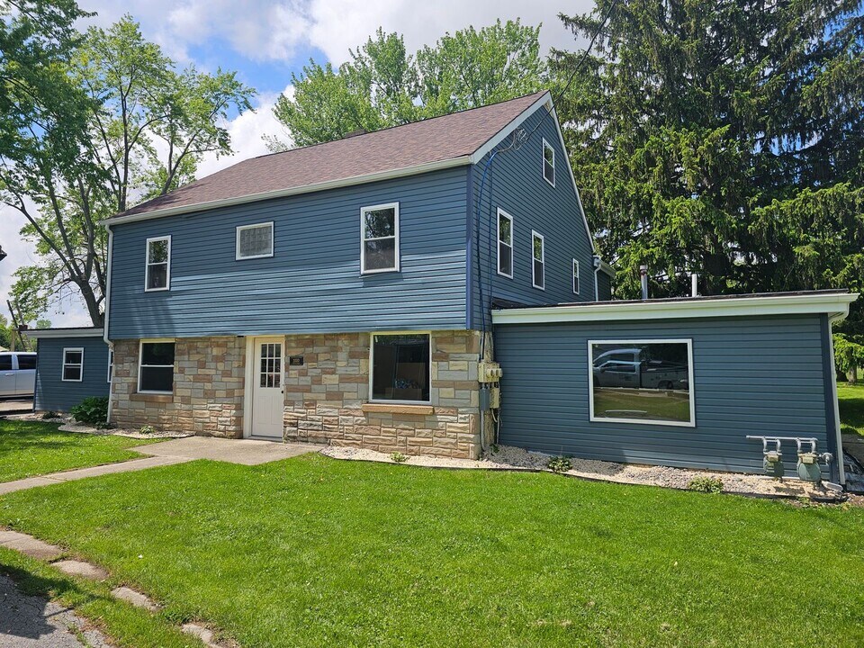 1000 Timpe Rd in Fremont, OH - Building Photo