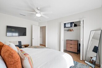 6501 Ravendale Ln in Dallas, TX - Building Photo - Building Photo