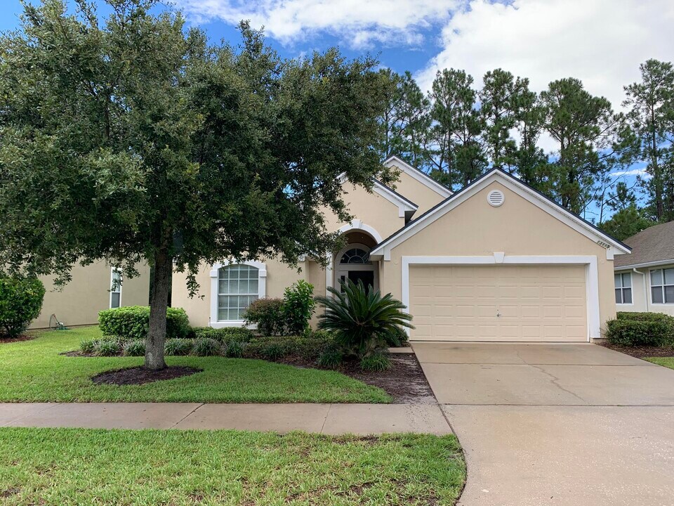 13115 Tom Morris Dr in Jacksonville, FL - Building Photo