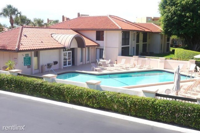 5151 W Club Cir in Boca Raton, FL - Building Photo - Building Photo