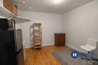 28 S Huntington Ave, Unit 102 in Boston, MA - Building Photo - Building Photo