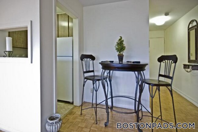 1455 Commonwealth Ave in Boston, MA - Building Photo - Building Photo