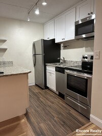 1247 Beacon St, Unit 3 in Brookline, MA - Building Photo - Building Photo