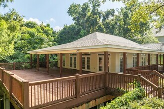 1320 Hendrix Rd in Tallahassee, FL - Building Photo - Building Photo