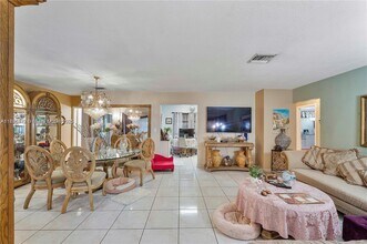 5831 Taylor St in Hollywood, FL - Building Photo - Building Photo
