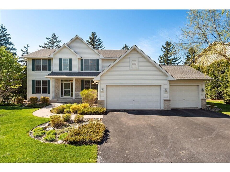 1579 Stoneridge Cir in Long Lake, MN - Building Photo
