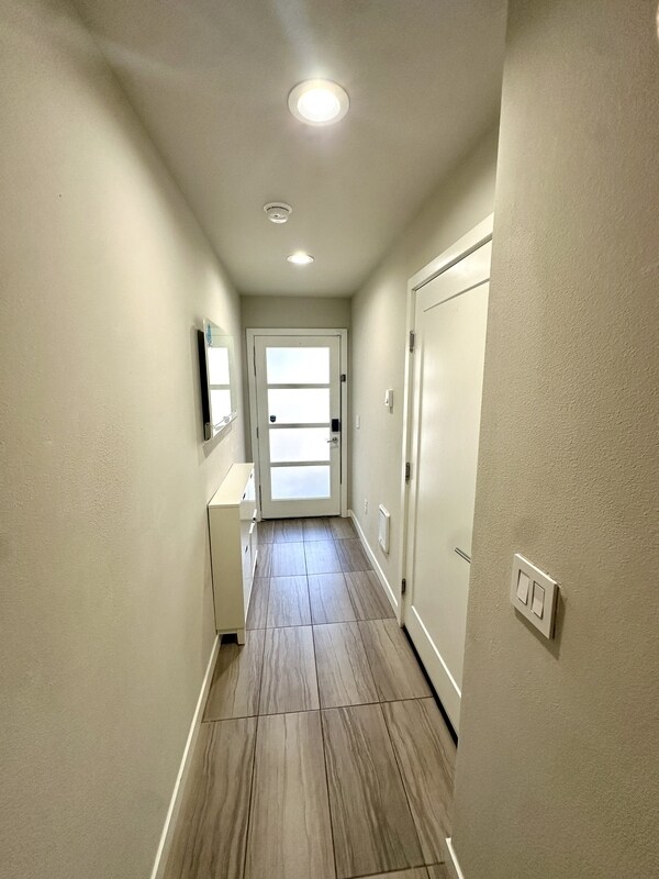 13955 NE 15th Ct in Bellevue, WA - Building Photo - Building Photo