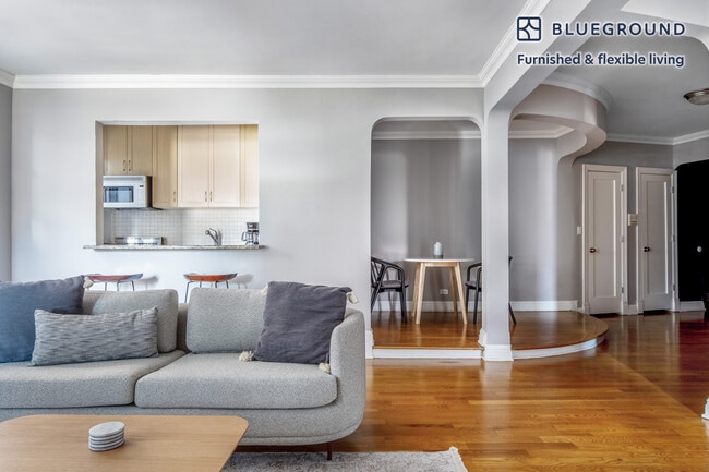 10 Downing St in New York, NY - Building Photo - Building Photo