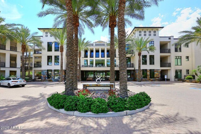 8 Biltmore Estates Dr