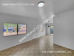 2525 N Fair Oaks Ave in Tucson, AZ - Building Photo - Building Photo