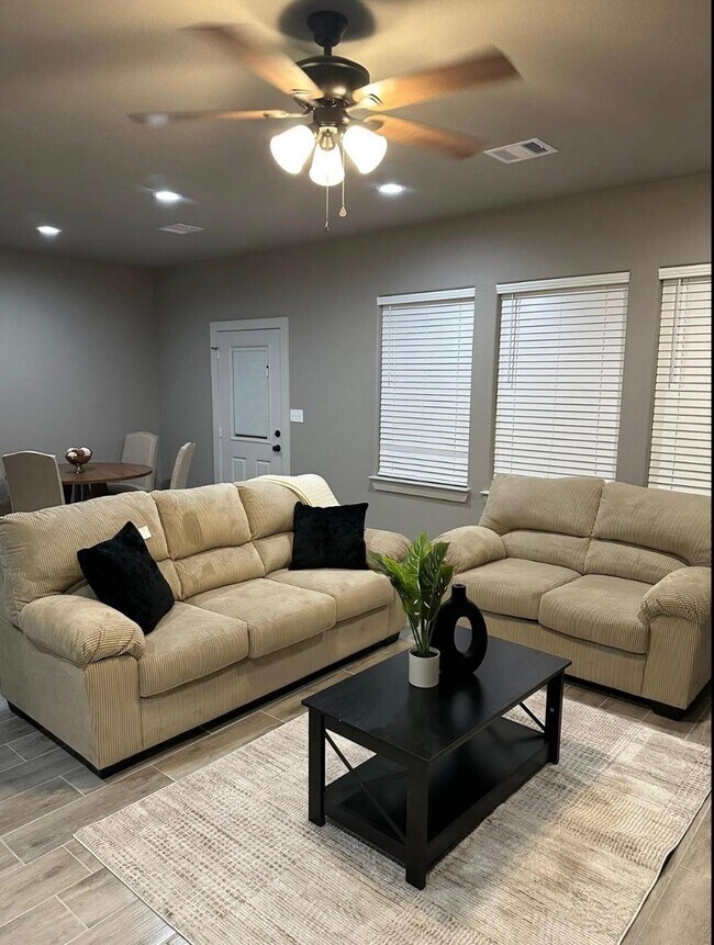 340 N 9th St in Beaumont, TX - Foto de edificio - Building Photo