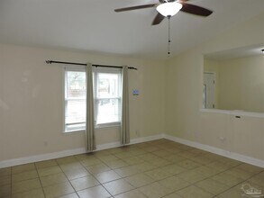 4407 Eastpointe Dr in Pensacola, FL - Building Photo - Building Photo