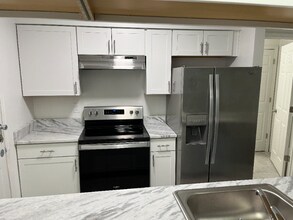 6404 Odom Rd-Unit -6412 in Lakeland, FL - Building Photo - Building Photo