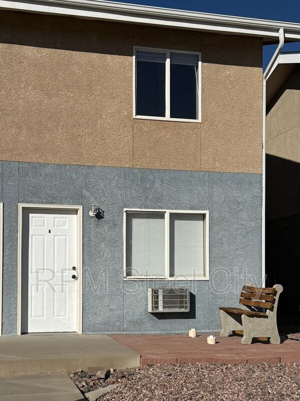 property at 1717 Oakshire Ln