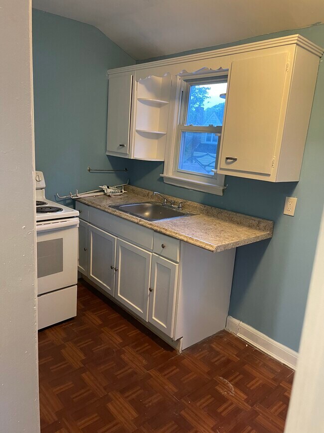 71 Emery St Apartments and Nearby Hempstead Apartments For Rent