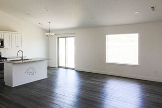 1043 S Blueberry Pl in Kennewick, WA - Building Photo - Building Photo