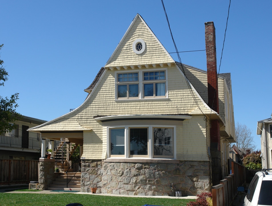 1535 Saint Charles St in Alameda, CA - Foto de edificio